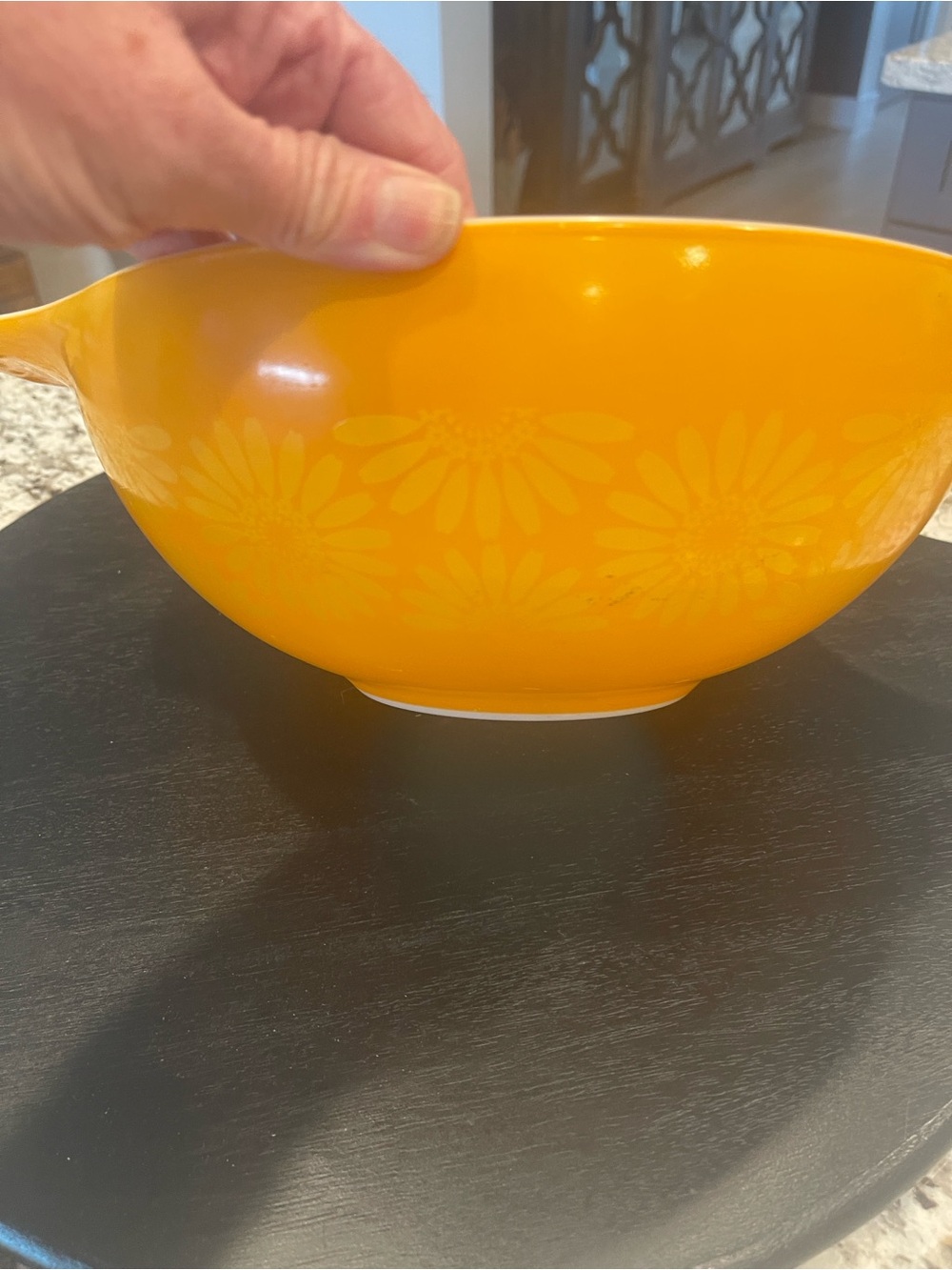 VTG PYREX Daisy mixing bowl